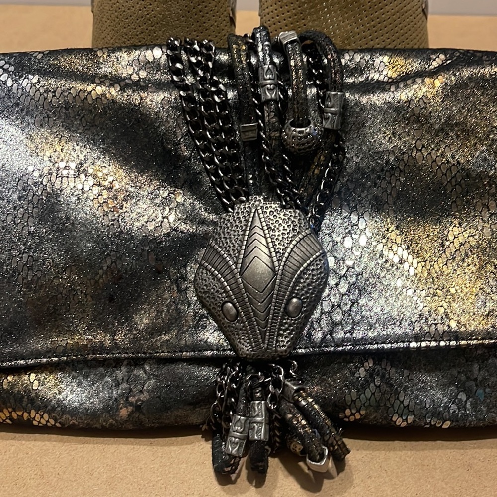 Tylie Malibu Clutch - Picture 2 of 8